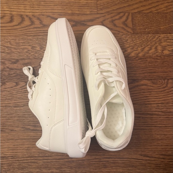 Temu Shoes - Classic White Women's Sneakers
